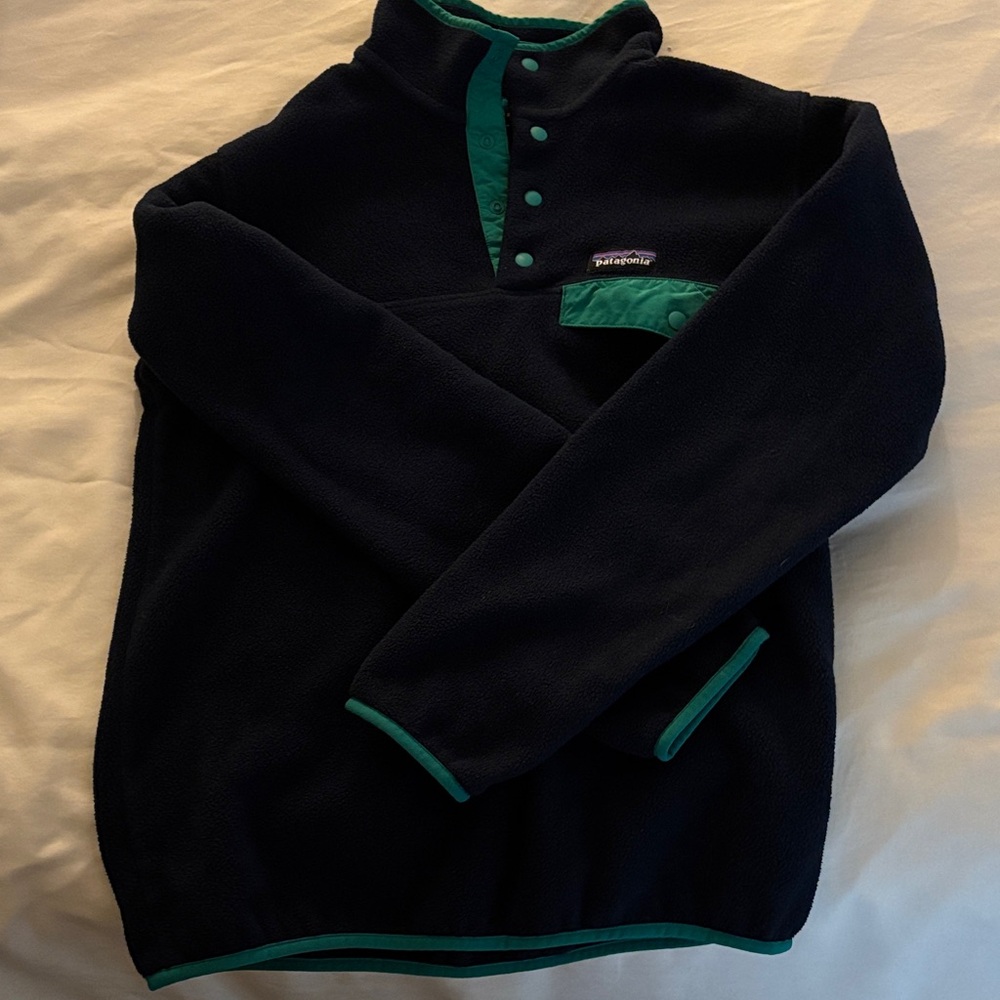Patagonia Men’s Navy Fleece Snap Pullover with Green Trim